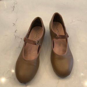 Tap shoes lightly worn